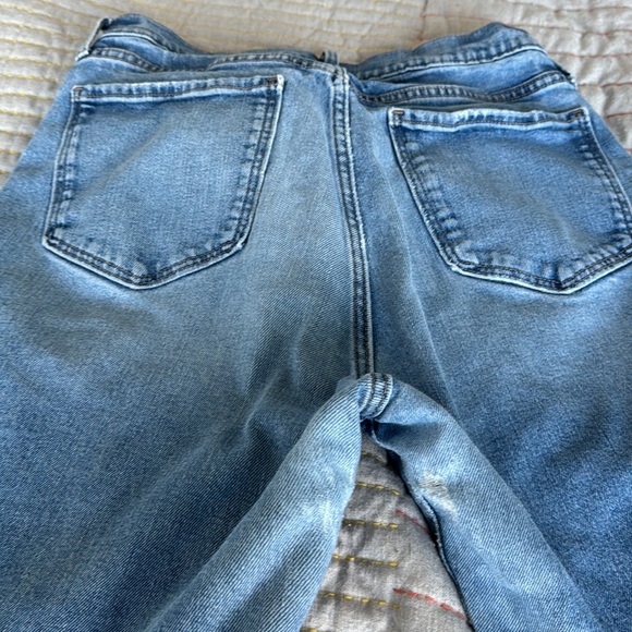 Old Navy extra high rise boyfriend jeans - Picture 3 of 3